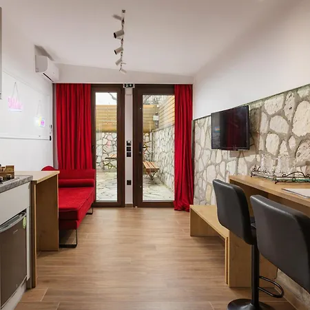 Vintage Aparthotel 4*