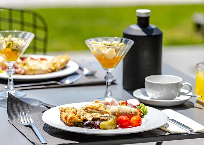 Vintage 4* טריקלה