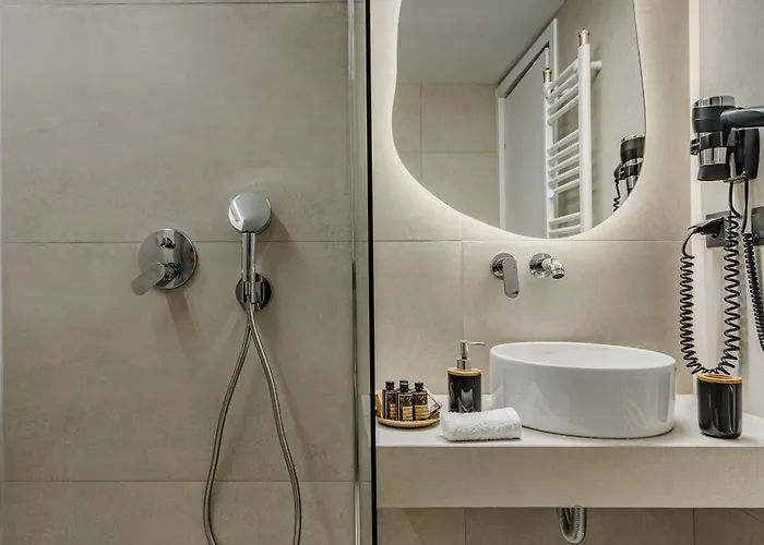 Vintage מלון דירות טריקלה